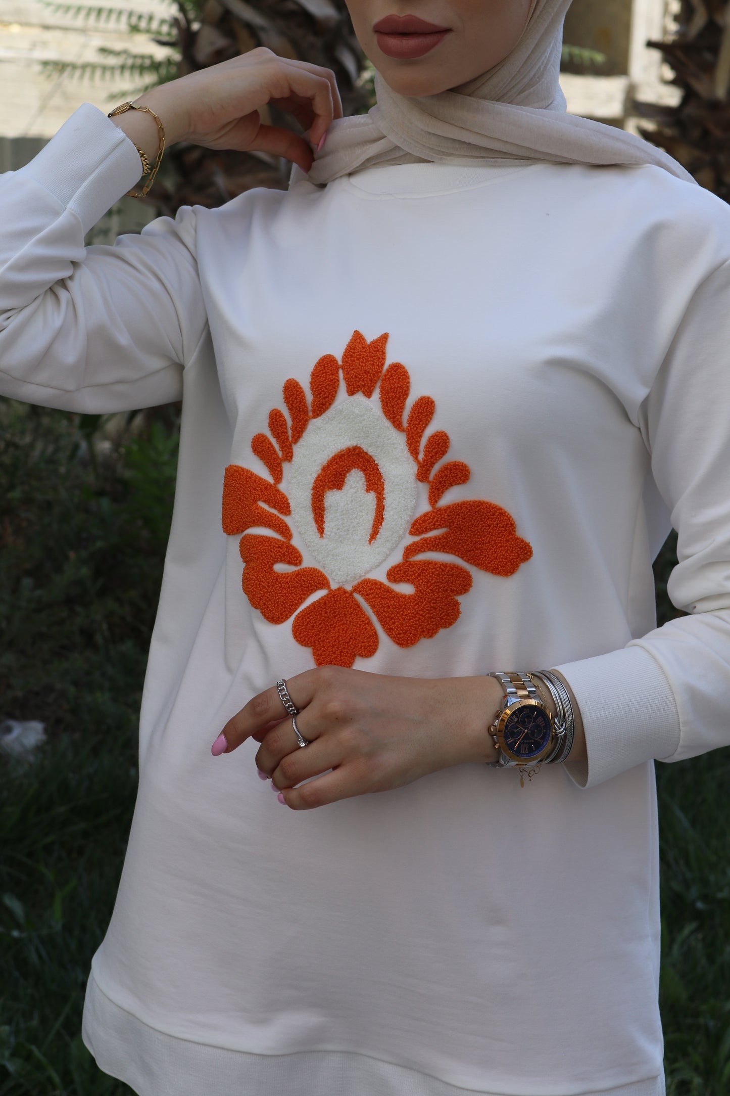 بلوزة- E004 - أبيض و برتقالي