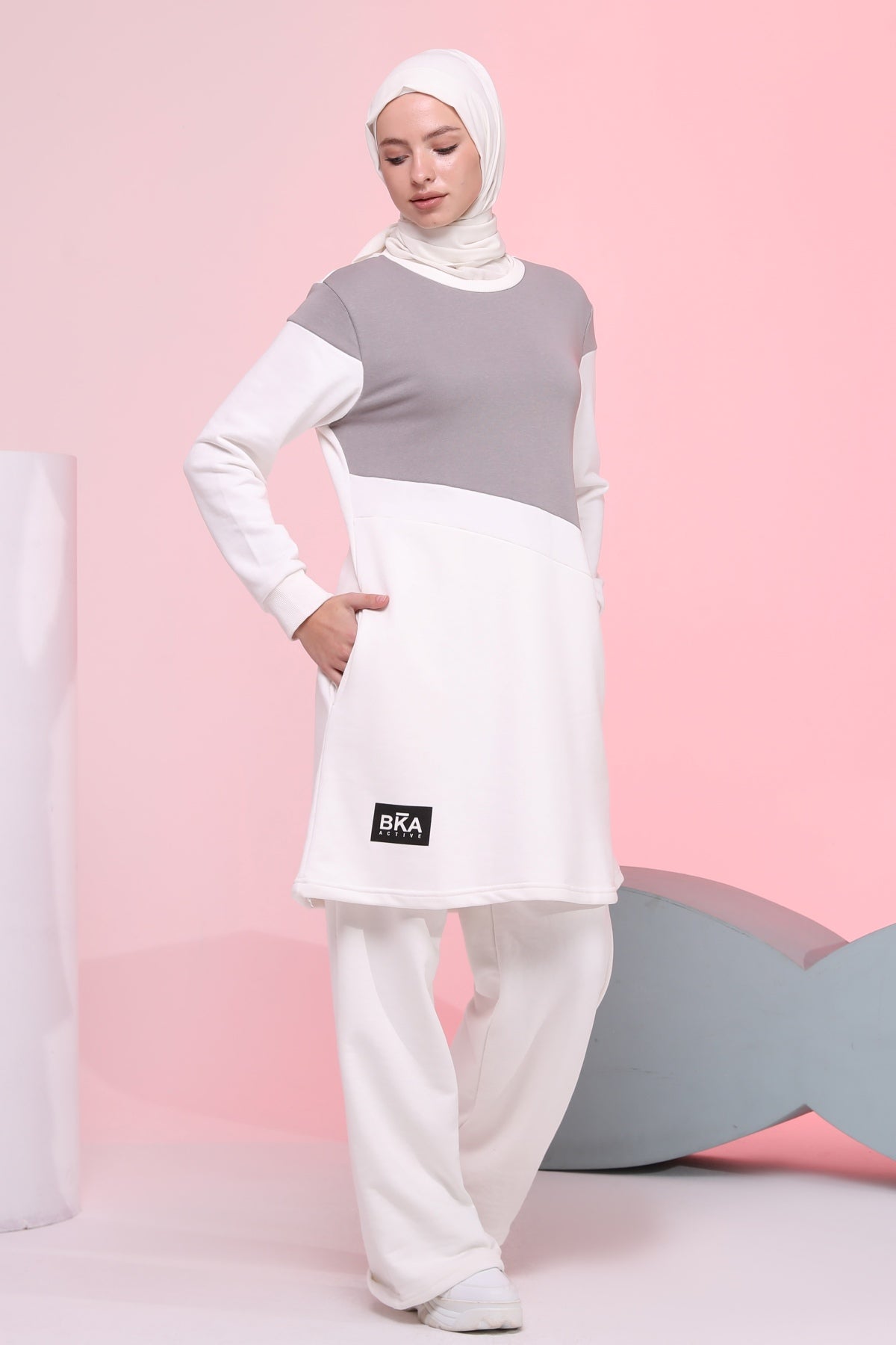 طقم رياضي - 008- أبيض