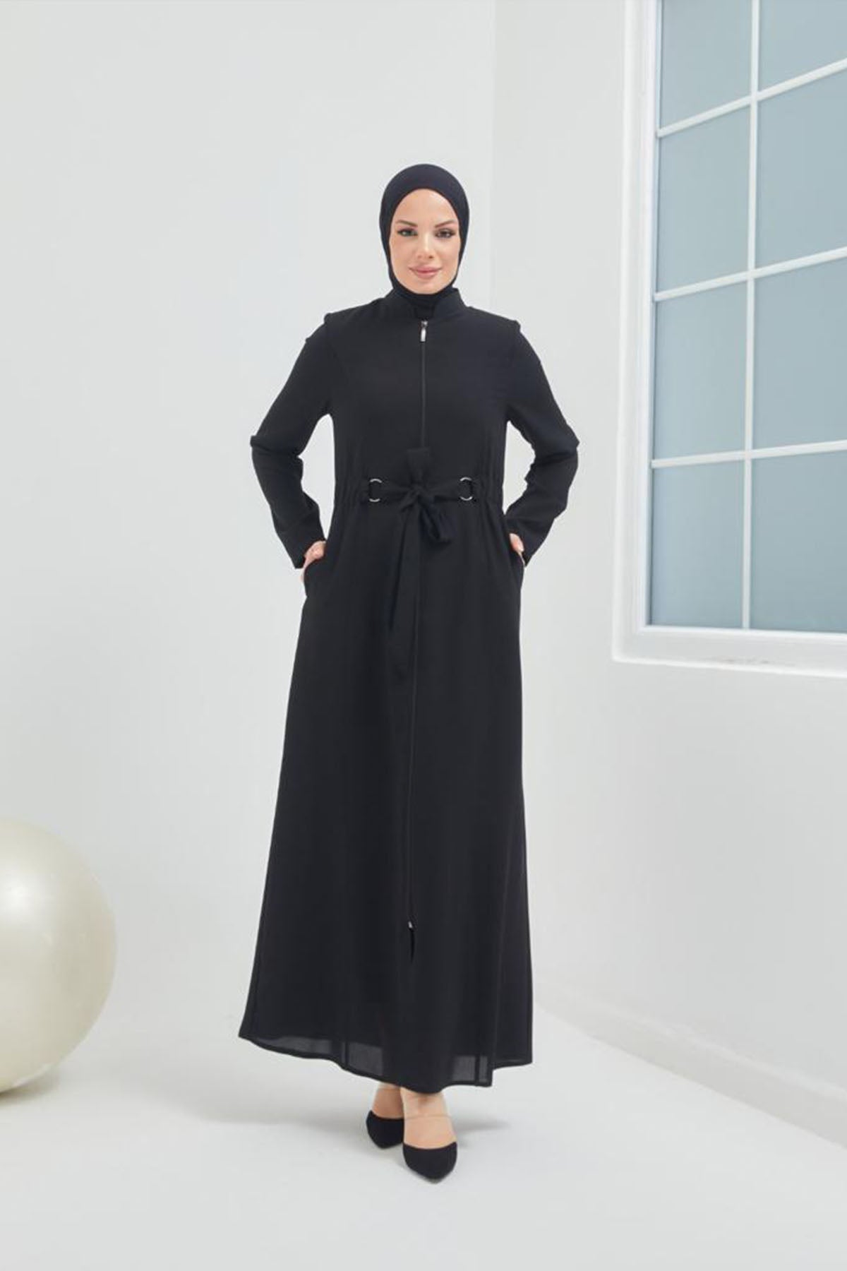 ألما عباية- أسود