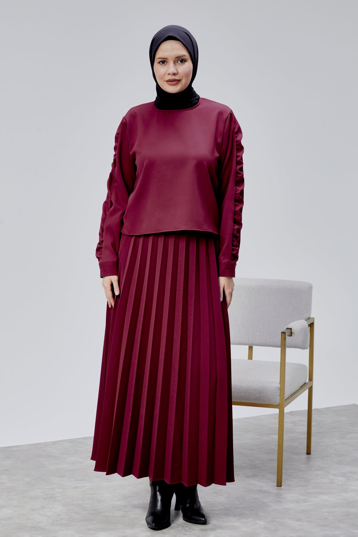 Suzan Takim - Dark Red