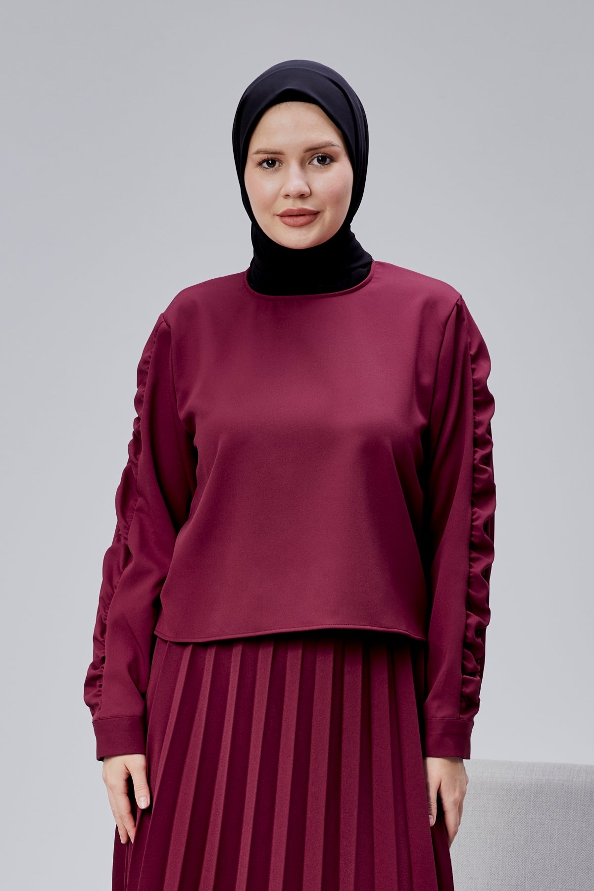 Suzan Takim - Dark Red