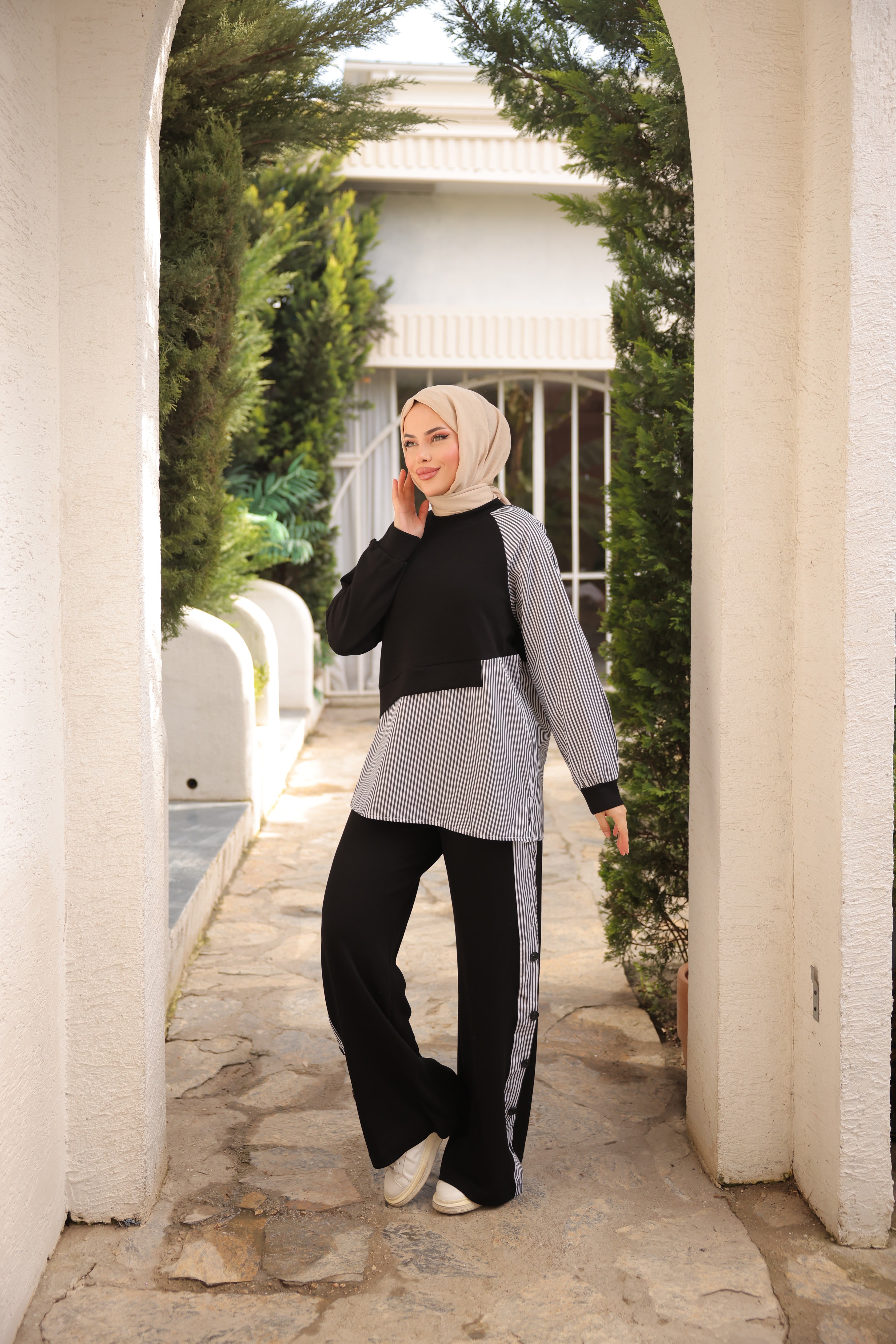 TAKIM - F02 - Black