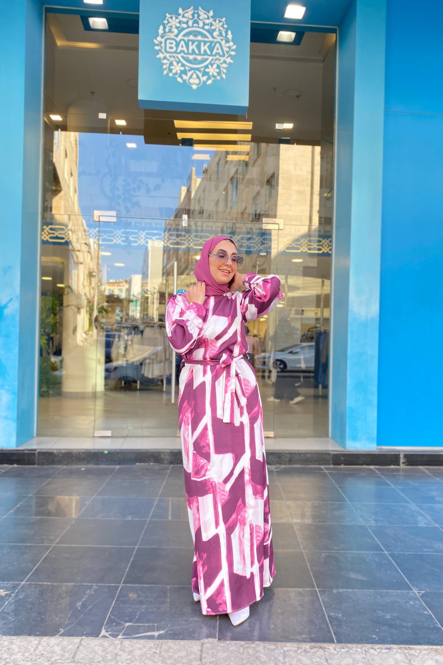 فستان بنقشة عصرية  - وردي